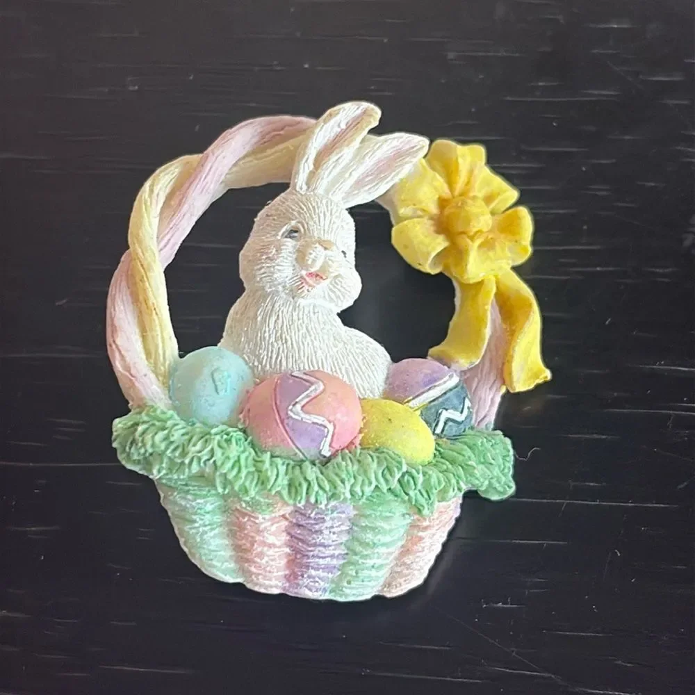 Vintage Easter Pin Brooch Bunny Basket